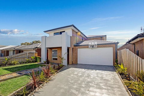 Captains Hideaway - Accommodation Newcastle 1