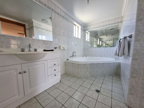 Cardiff Motor Inn - Accommodation Newcastle 2