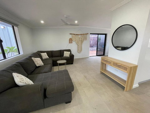 Carpenter House - Accommodation Newcastle 2