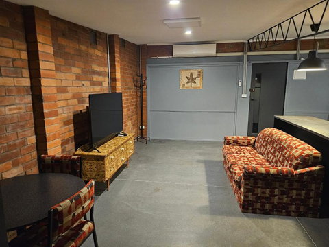 Canberra Hideaway - Accommodation Newcastle 0