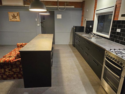 Canberra Hideaway - Accommodation Newcastle 2