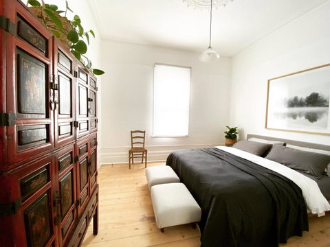 Castlebar - Superior Boutique Accomodation - Steps To Pakington Street - Accommodation Newcastle 3