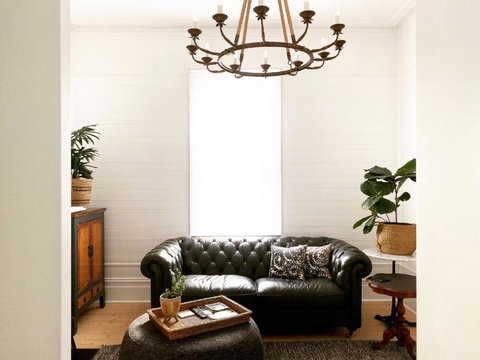 Castlebar - Superior Boutique Accomodation - Steps To Pakington Street - Accommodation Newcastle 1