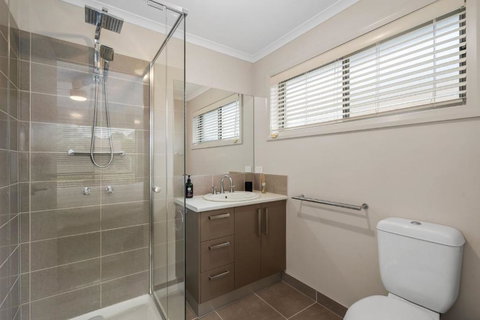 Casa Laut - Accommodation Newcastle 1