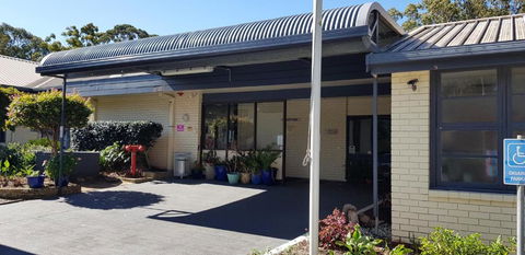 CATALINA Lake-front RETREAT - Accommodation Newcastle 0