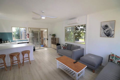 Cedric Cottage - Accommodation Newcastle 0