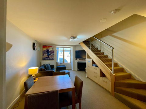 Chalet Hotham 18 - Accommodation Newcastle 4