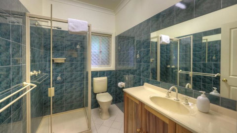 Chalets Lumineux - Accommodation Newcastle 3