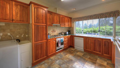 Chalets Lumineux - Accommodation Newcastle 2