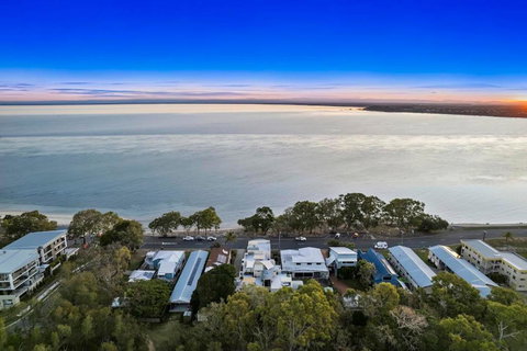 Channel Views - Accommodation Newcastle 2