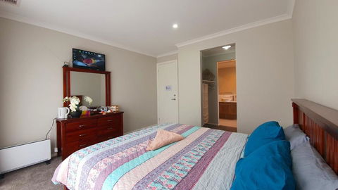 Charm Villa - Accommodation Newcastle 1