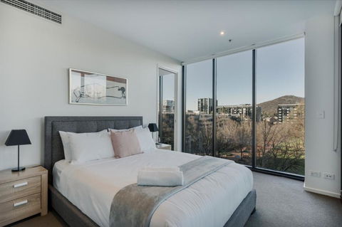 Central Located 2-Bed With Pool, Gym & Parking - Accommodation Newcastle 3