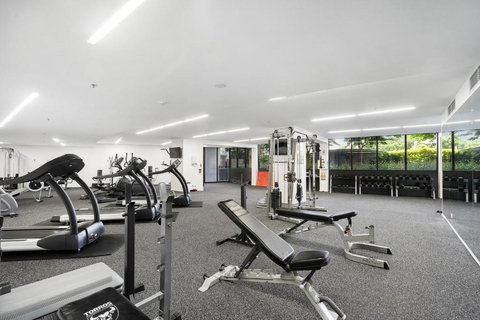 Central Located 2-Bed With Pool, Gym & Parking - Accommodation Newcastle 4