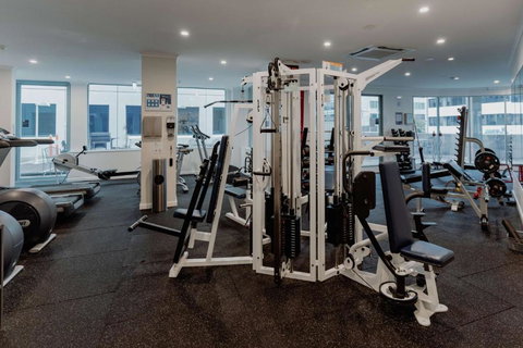 Central 2-Bed With Gym And Secure Parking - Accommodation Newcastle 4
