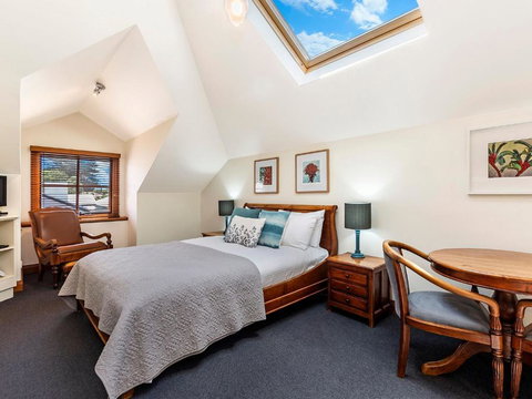 Central Starboard - Accommodation Newcastle 4