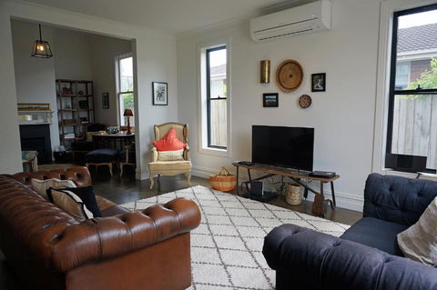 Chevignon - Accommodation Newcastle 2