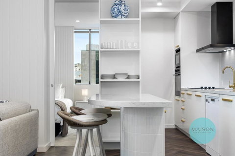 Chic Honeysuckle Apartment - Accommodation Newcastle 0