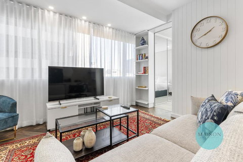 Chic Honeysuckle Apartment - Accommodation Newcastle 1