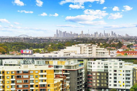 City&Bridge View 2 Bed+Study In Homebush - Accommodation Newcastle 1