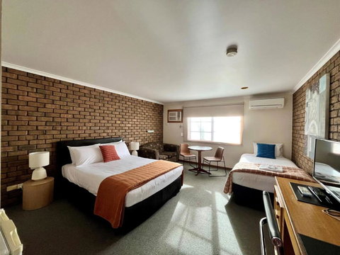 City Colonial Motor Inn - Accommodation Newcastle 3