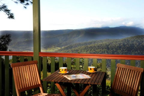 Clouds Chalet - Accommodation Newcastle 0