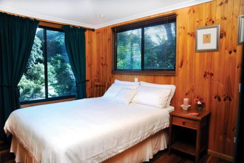 Clouds Chalet - Accommodation Newcastle 2