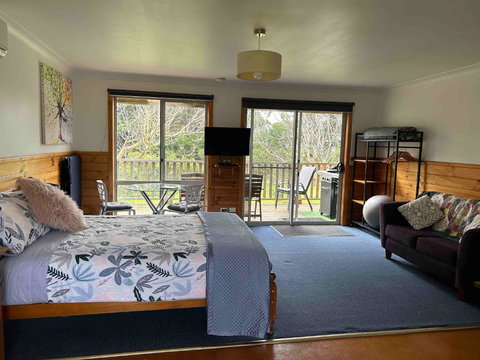 Clifton Beach Lodge - Accommodation Newcastle 2