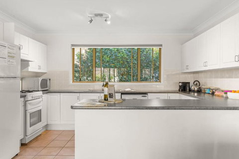 Coastal Sounds At Mollymook - Accommodation Newcastle 2