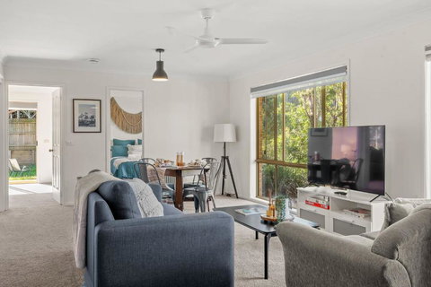 Coastal Sounds At Mollymook - Accommodation Newcastle 3