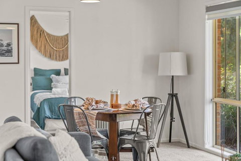 Coastal Sounds At Mollymook - Accommodation Newcastle 4