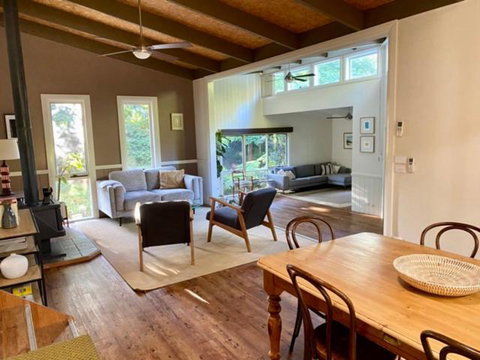 Cockatoo Rainforest Escape - Accommodation Newcastle 0