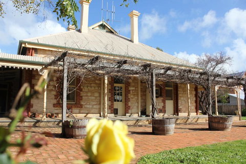 Cockburn House - Accommodation Newcastle 1