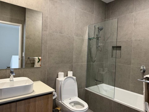 Comfort 4B Villa Close To Theme Parks - Accommodation Newcastle 1