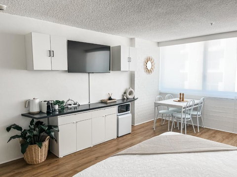 Coastal Calm Studio - A Private Studio With A Personal Touch - Accommodation Newcastle 3