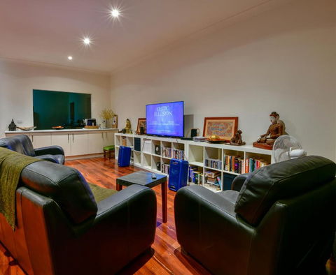 Crossroads Ecomotel - Accommodation Newcastle 4