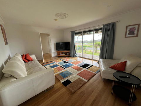 Curdies Getaway - Accommodation Newcastle 0