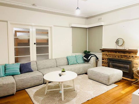 D115 Exquisite Natural Stay - Accommodation Newcastle 3