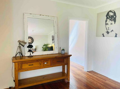 D122 Lovely London Home - Accommodation Newcastle 1