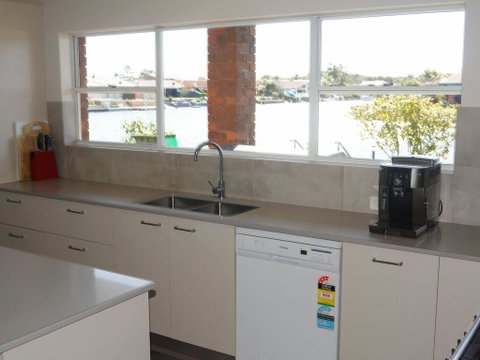 27 Friendship Key - Accommodation Newcastle 2