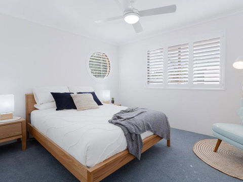 3 'Pelican Sands', 83 Soldiers Point Rd - Stunning Waterfront Unit With Magical Water Views & Air Conditioning - Accommodation Newcastle 3