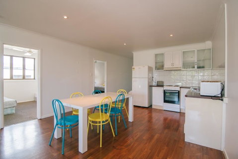 3 Bedroom Apartment / Spence St - Accommodation Newcastle 1