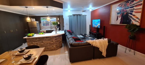 3 BEDROOM CITY ESCAPE - CHAMPAGNE STAYS Darwin - Accommodation Newcastle 1
