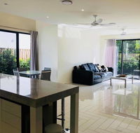 3 Bedroom Executive Luxury Beachside Townhouse - Accommodation Newcastle
