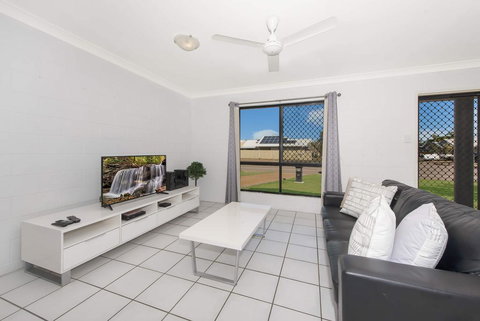 3 Bedroom Home - Accommodation Newcastle 2