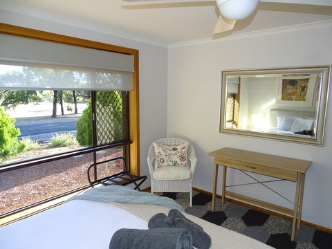 3 Pears On The Park McLaren Vale - Accommodation Newcastle 1