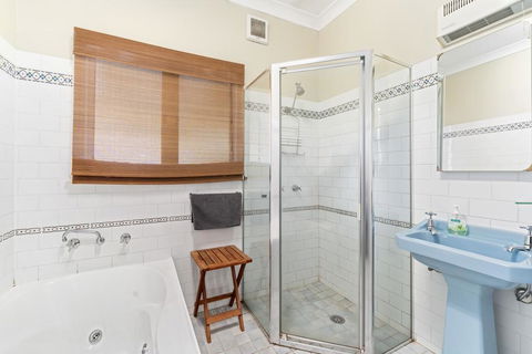 3 Sisters Blue Mountains Cottage - Accommodation Newcastle 3