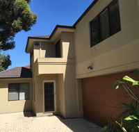 4x3 Townhouse in Rivervale - Accommodation Newcastle