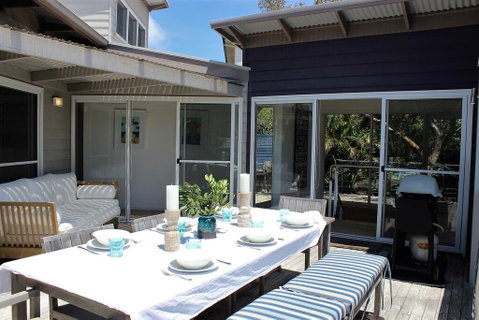 5 ON COAST - Accommodation Newcastle 1