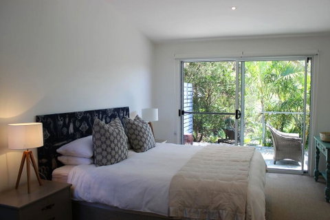 5 ON COAST - Accommodation Newcastle 3