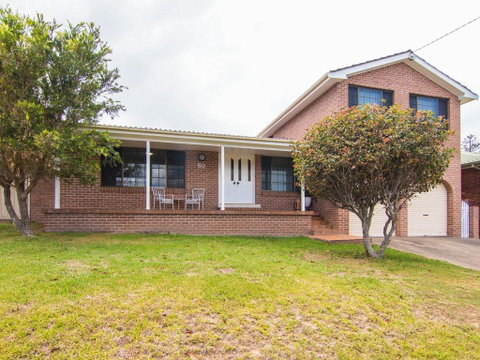50 Lakeview - Accommodation Newcastle 1
